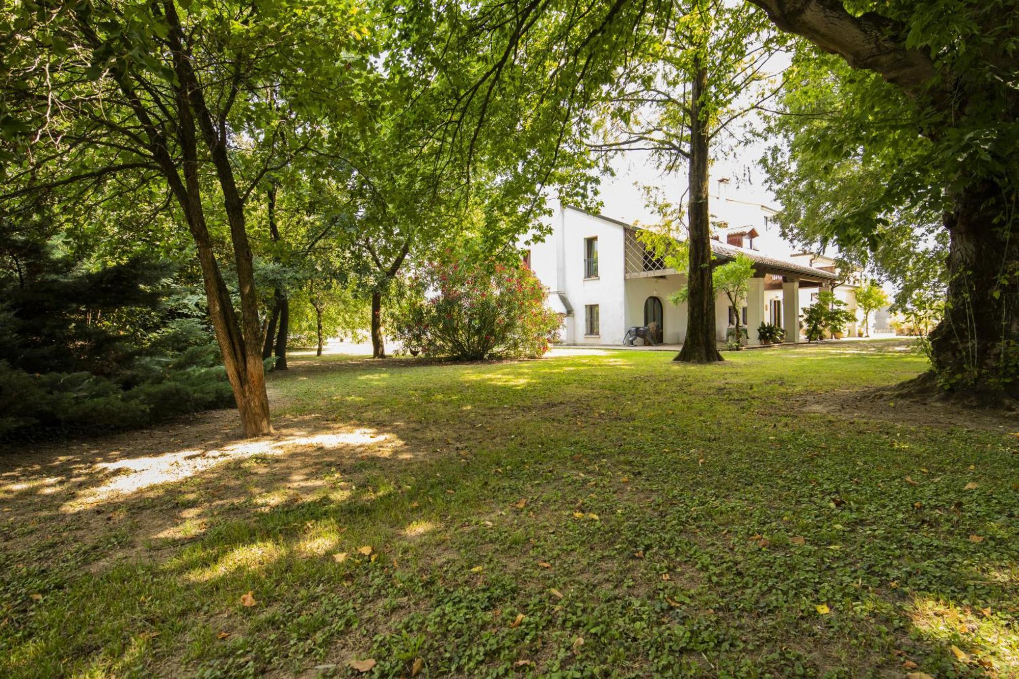 B&B La Villa Del Vecchio Platano Vigonovo  Εξωτερικό φωτογραφία