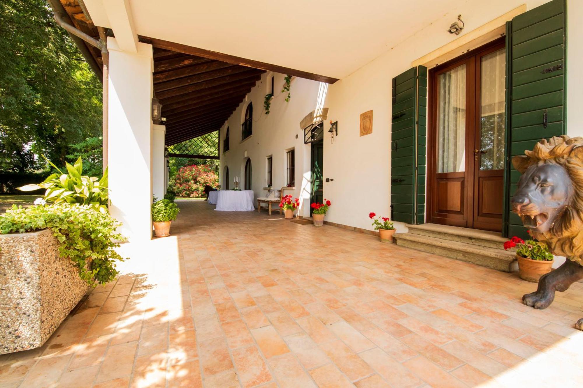 B&B La Villa Del Vecchio Platano Vigonovo  Εξωτερικό φωτογραφία